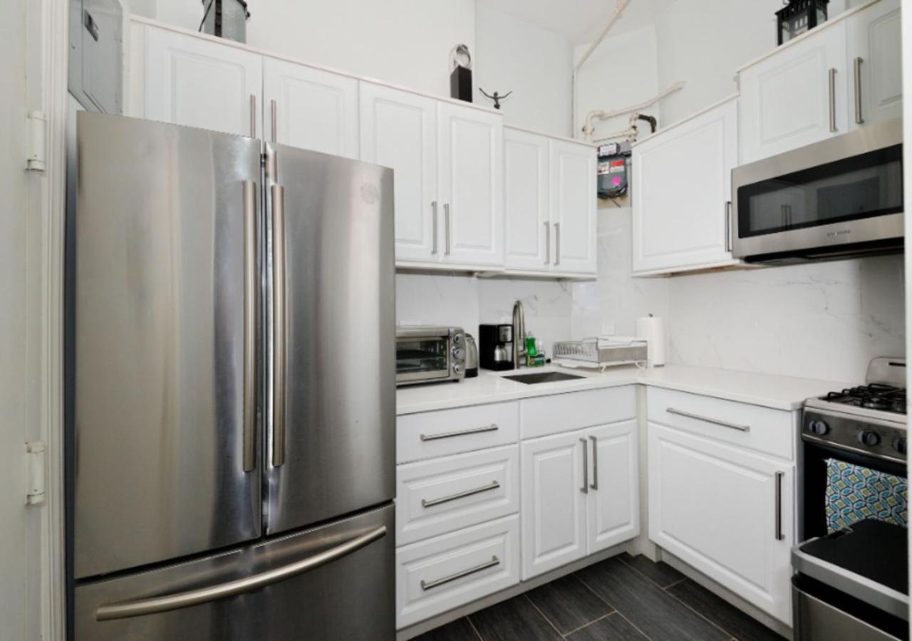 Magnificent 2 Bd 1 Bedroom At Mid West *