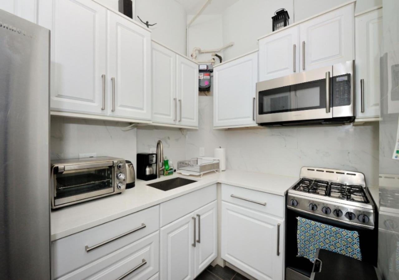 Magnificent 2 Bd 1 Bedroom At Mid West Apartment New York
