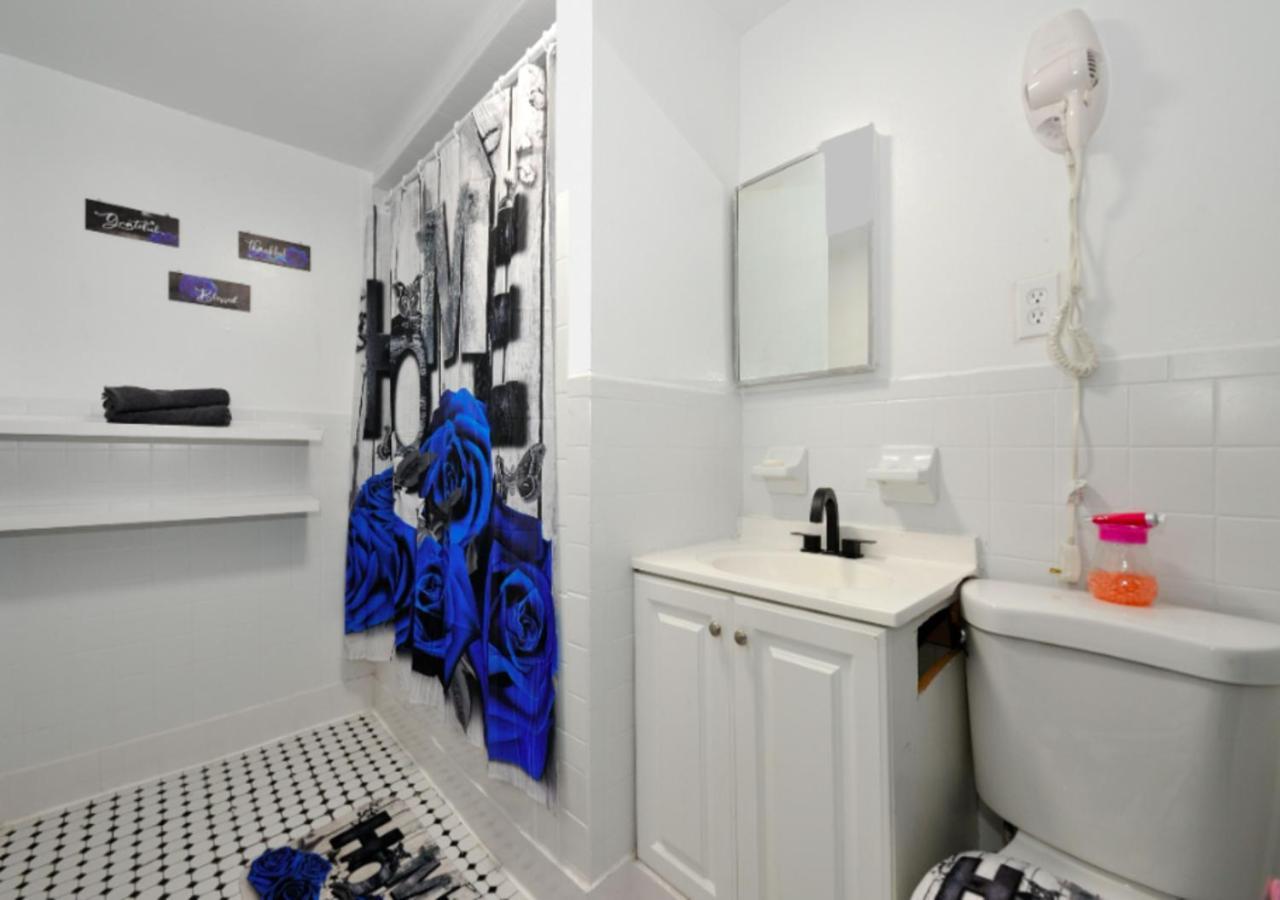 Magnificent 2 Bd 1 Bedroom At Mid West Apartment